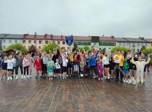 Grupa uczniów ze Szkoły Podstawowej nr 3