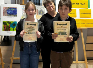 Ola i Antoś podczas odebrali dyplomy