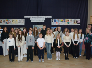 Laureaci konkursu wraz z opiekunami