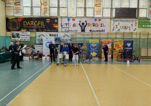 Nasi uczniowie podczas odbierania nagród pocieszenia