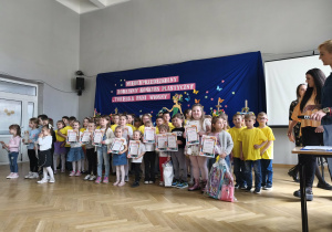 Laureaci konkursu odbierają nagrody